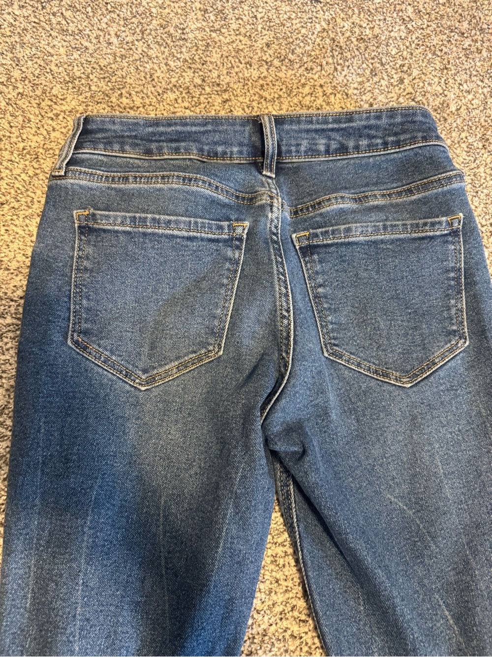 Old Navy Rockstar Super Skinny Distressed Jeans, NWOT, Size 4 - Picture 5 of 6